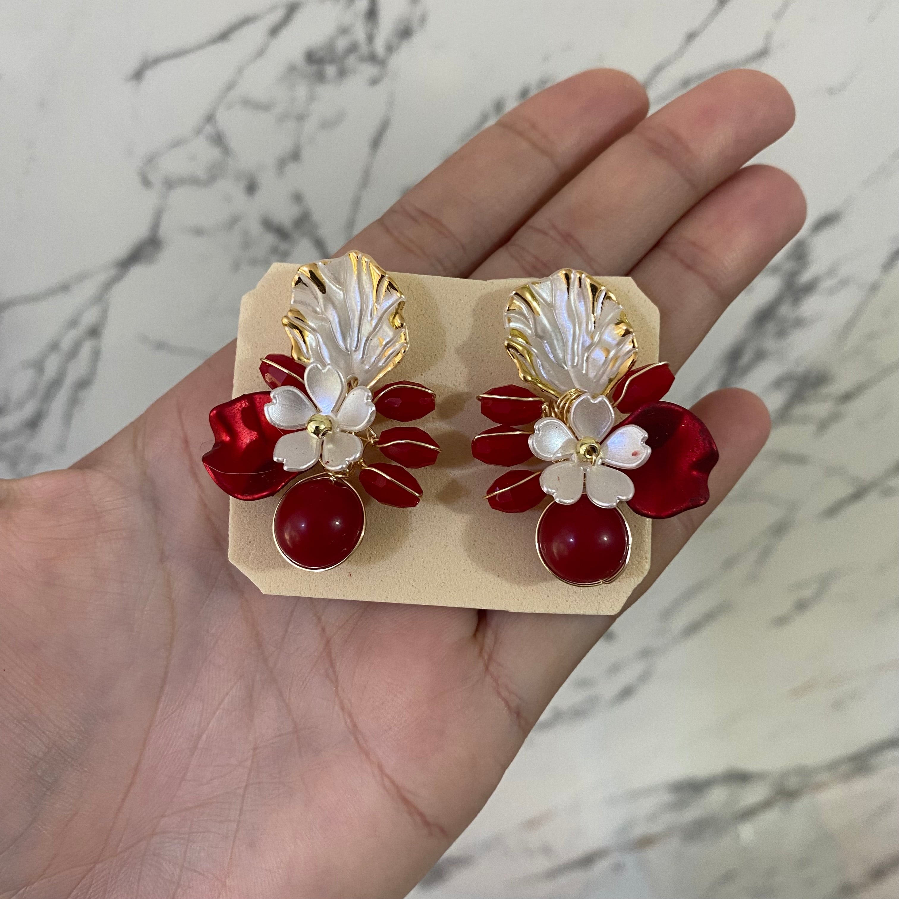 Arete con hoja acrílica