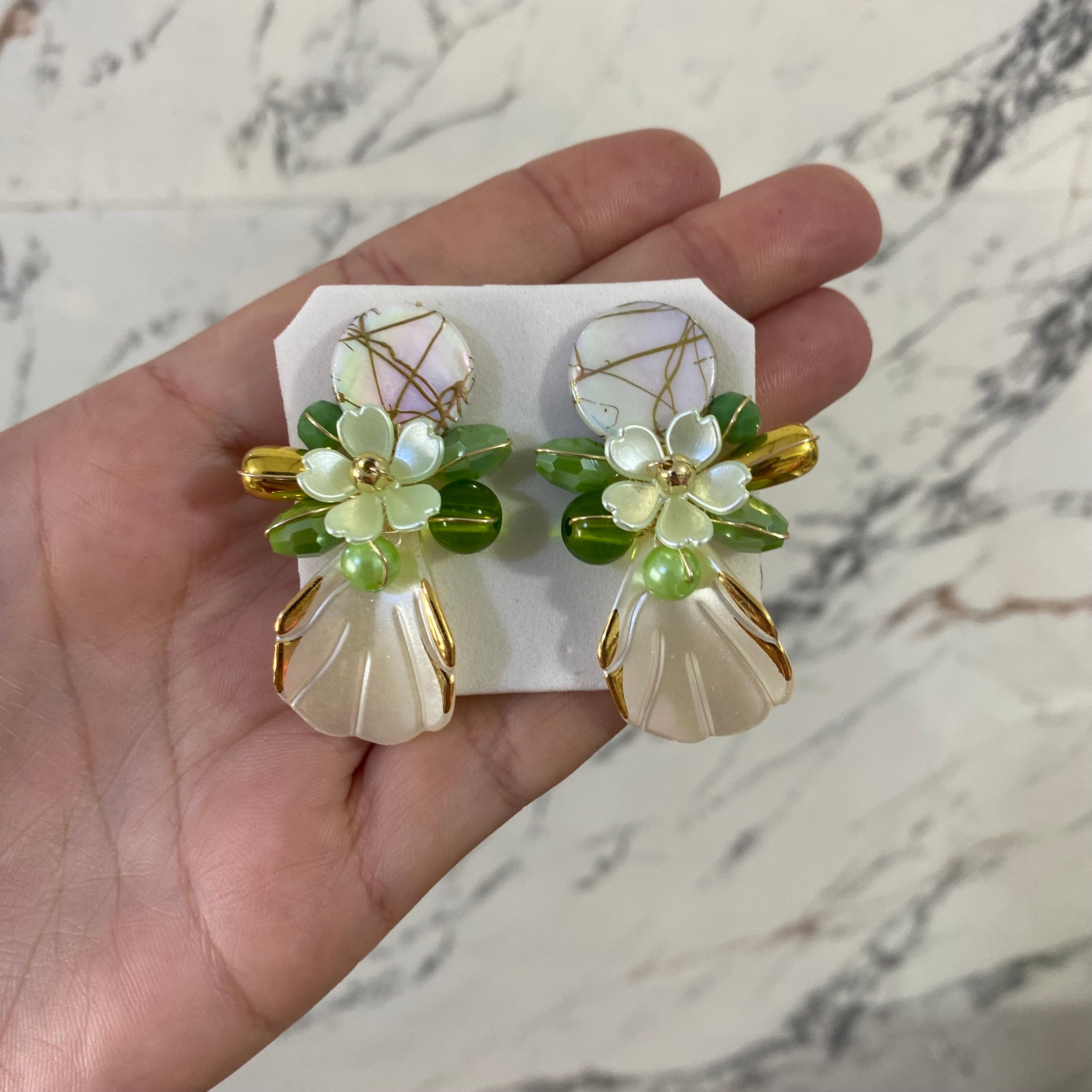 Arete con hoja acrílica