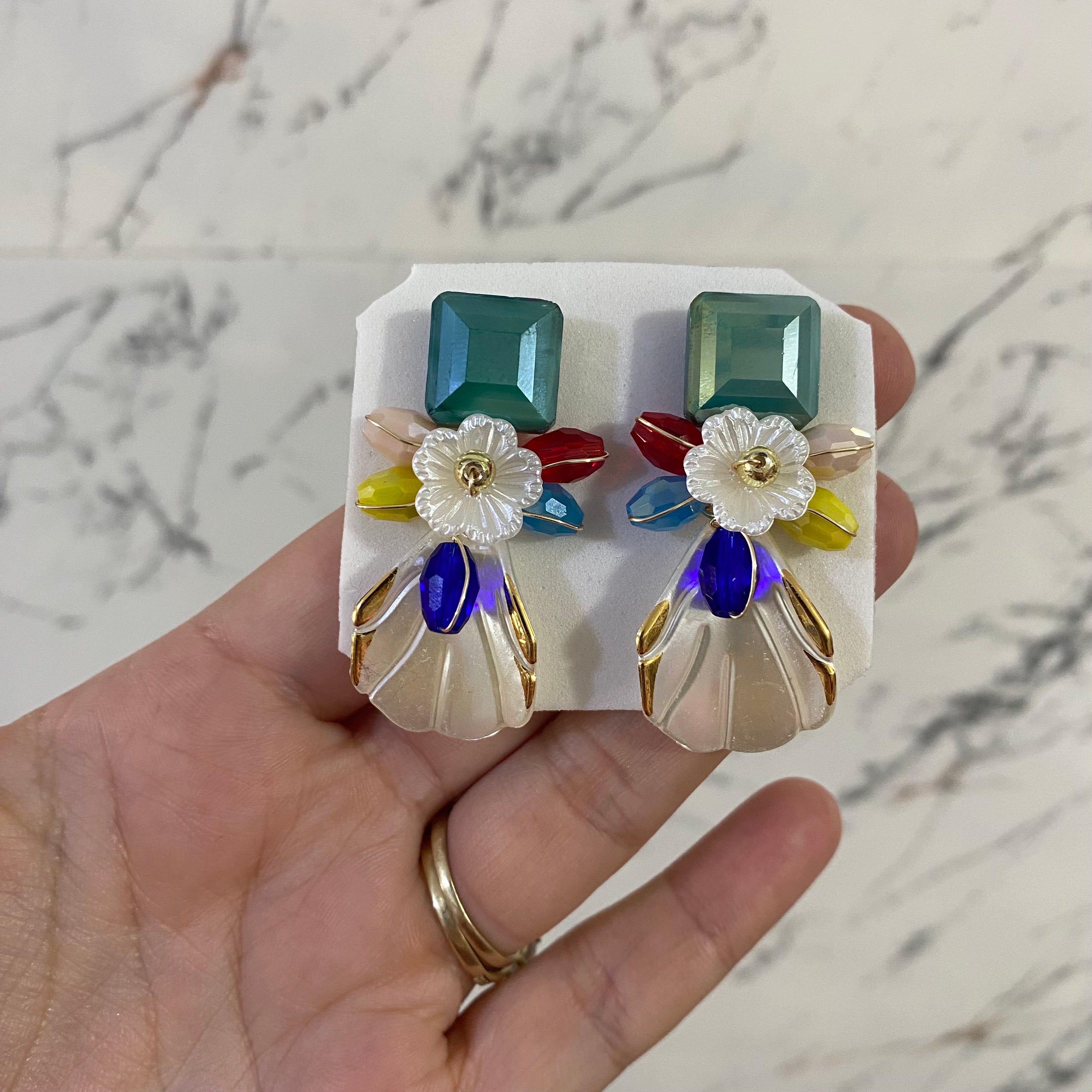 Arete con hoja acrílica